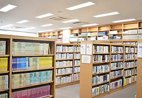 桶川図書館内観1